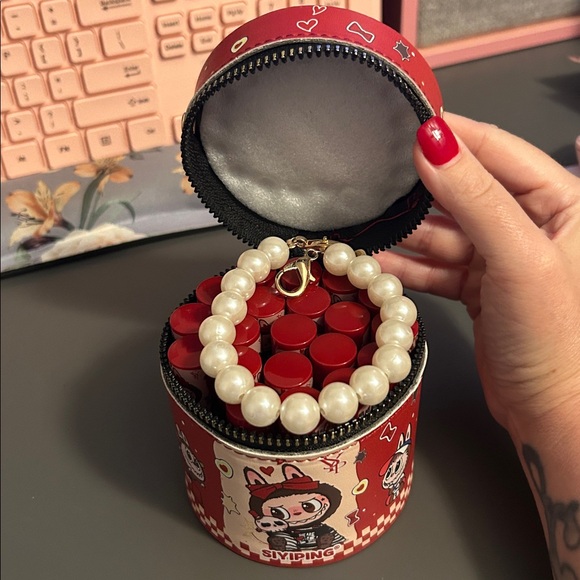 Labubu purse with lipgloss - Picture 2 of 11